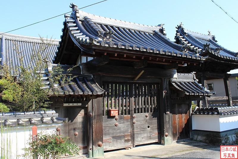 移築門（西法寺山門）