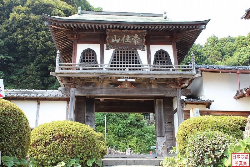 移築城門(感応寺山門)