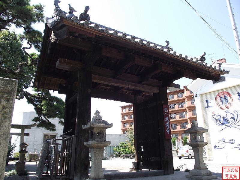 移築城門(大通寺山門)