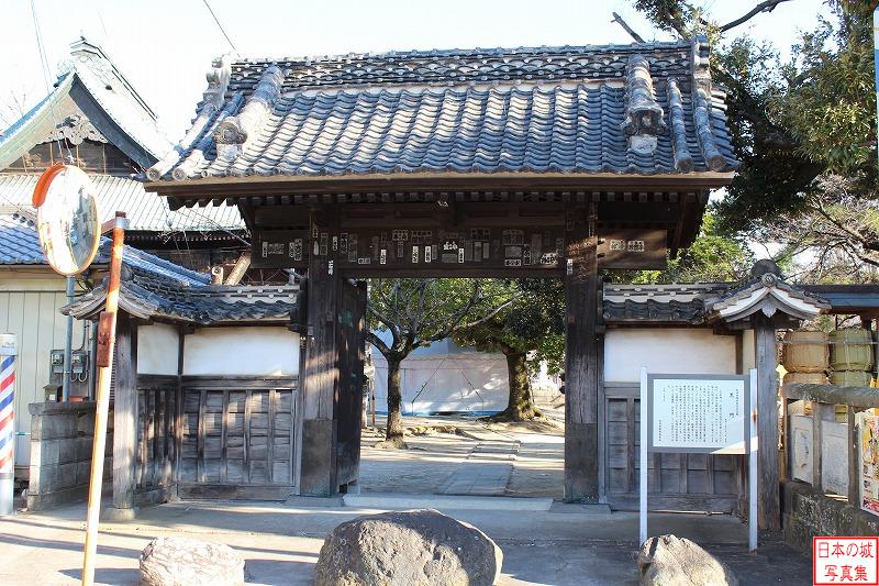 移築城門（總願寺黒門）