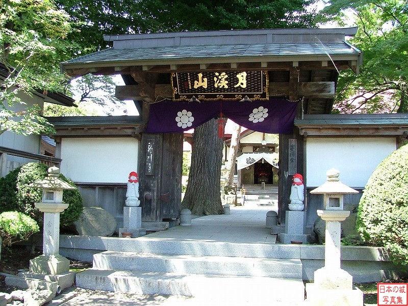 移築城門(竜川寺山門)