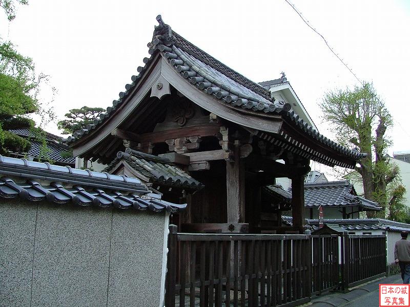 城下町(常念寺表門)