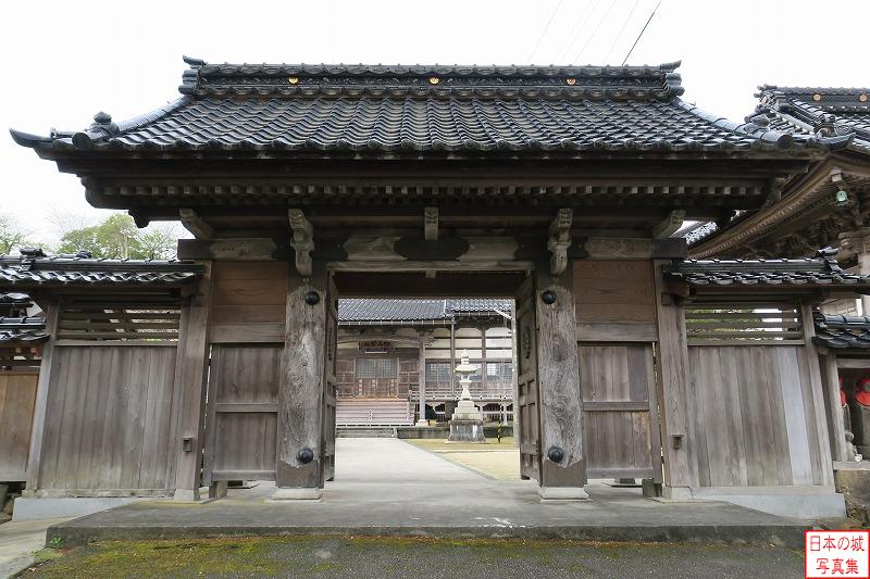 移築城門（西光寺山門）