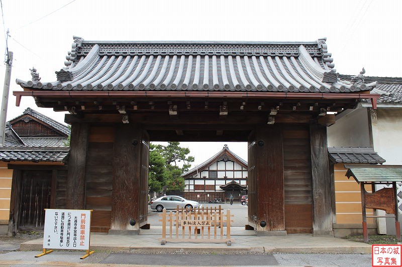 伝移築城門（大通寺台所門）