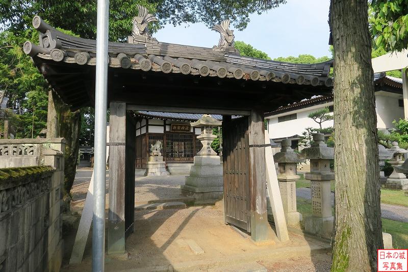 移築城門（新宮神社社門）