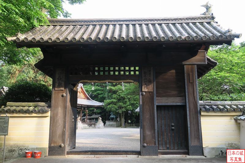 移築城門（鞭崎神社表門）