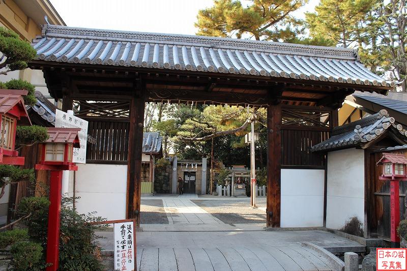 移築城門（茨木神社東門）