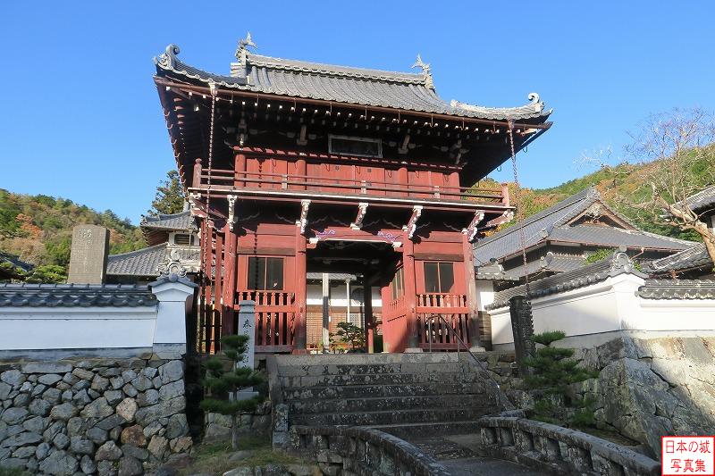 山麓居館跡