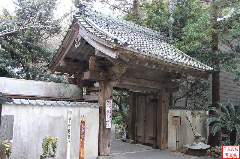 移築城門（本源寺山門）