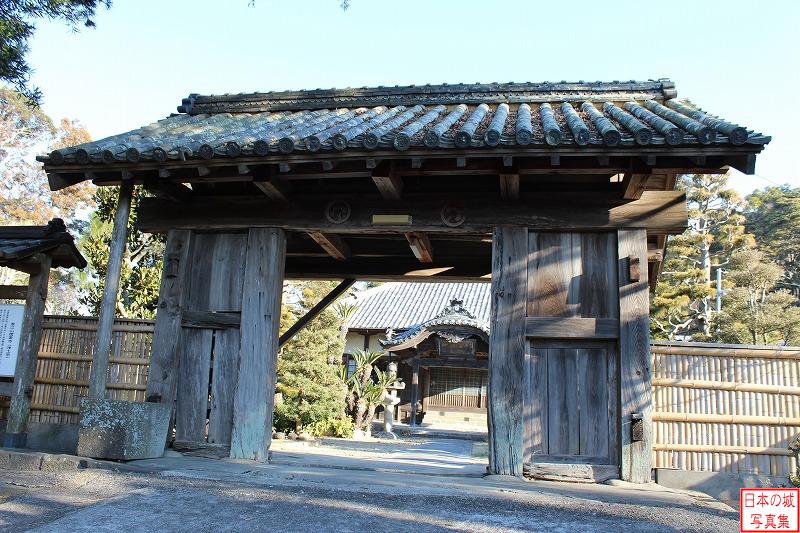 移築城門（撰要寺山門）