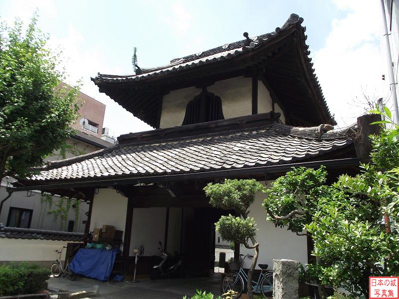 移築城門（源空寺山門）