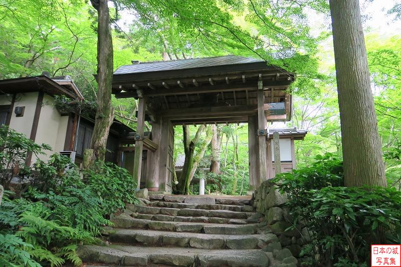 移築城門（旧瑞宝寺山門）