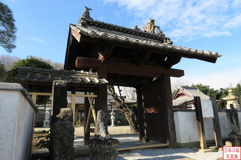 伝移築城門（仙蔵寺門）