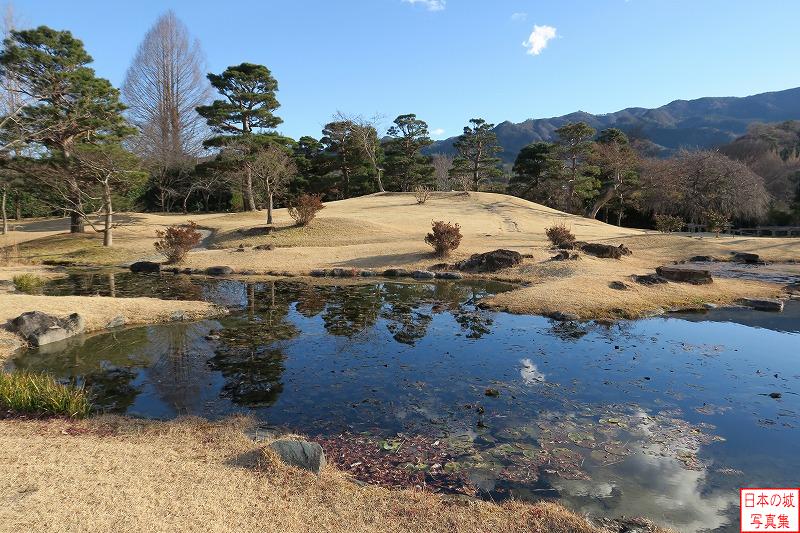 南東側の庭園
